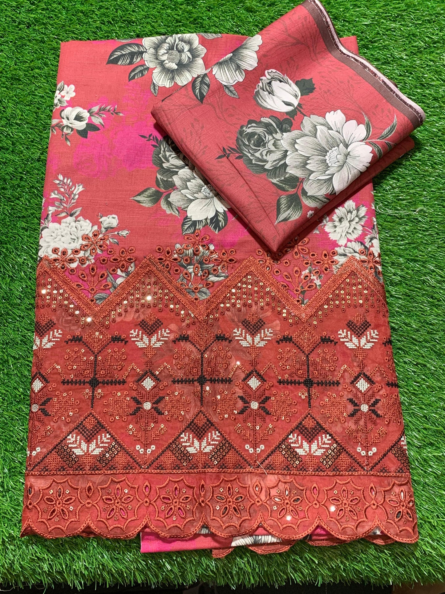 Premium 3-Piece Slub Khaddar Suit – Maroon Grey Floral Edition (Embroidered Daman)